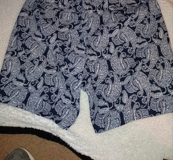 Women's Plus Size Shorts - Picture 2 of 4